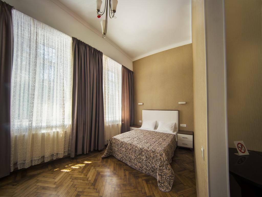 Apart Hotel Kvartira 1 Odessa Camera foto
