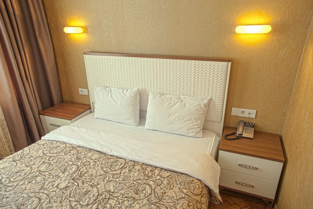 Apart Hotel Kvartira 1 Odessa Esterno foto