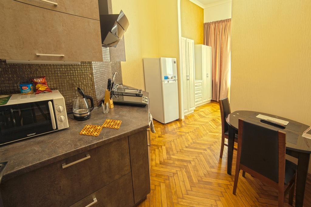 Apart Hotel Kvartira 1 Odessa Esterno foto