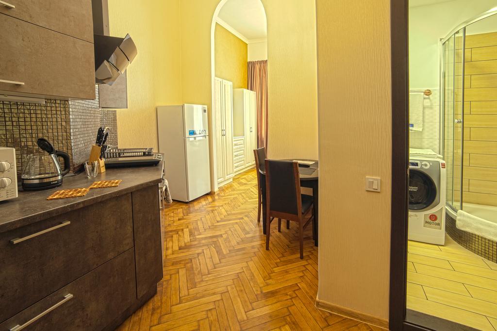 Apart Hotel Kvartira 1 Odessa Esterno foto