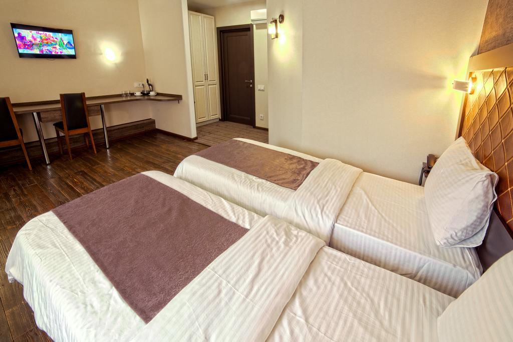 Apart Hotel Kvartira 1 Odessa Esterno foto