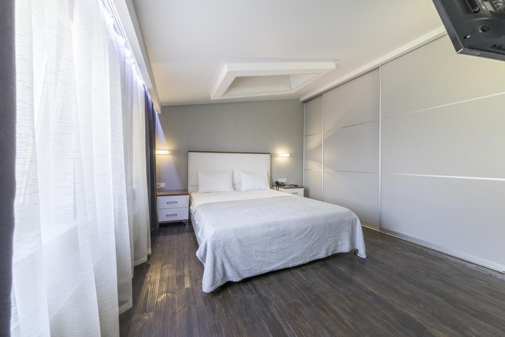 Apart Hotel Kvartira 1 Odessa Esterno foto