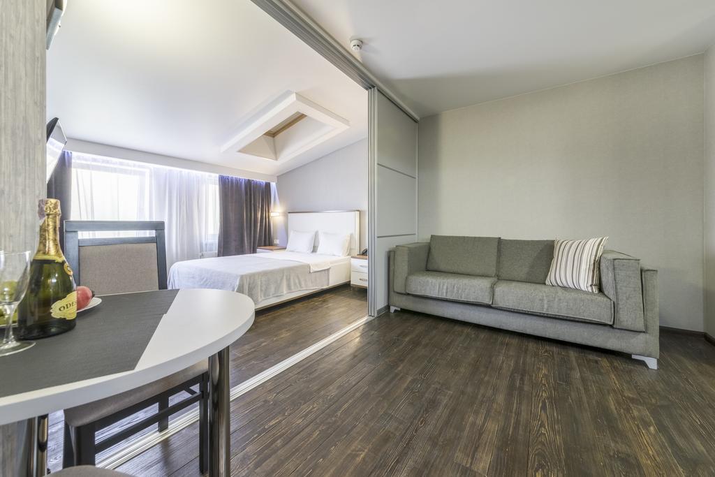 Apart Hotel Kvartira 1 Odessa Esterno foto